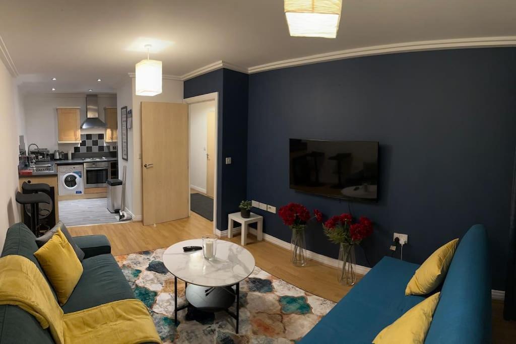ロンドンEntire Flat In Ealingアパートメント エクステリア 写真